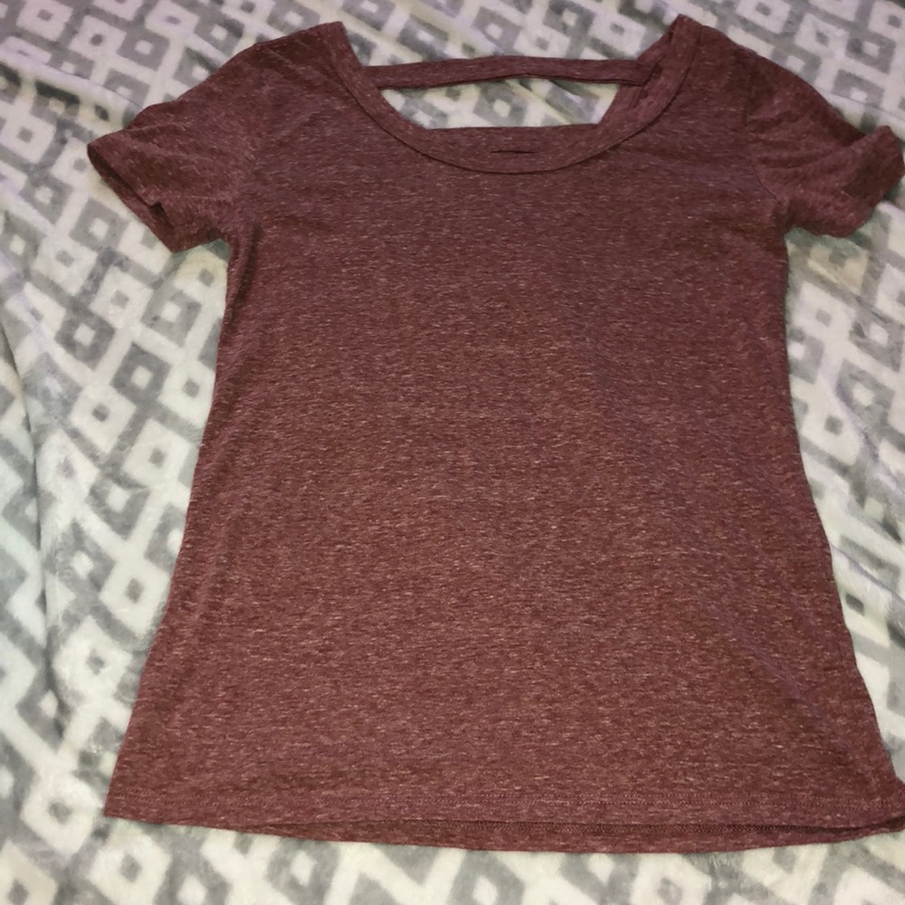 Short sleeve shirt with back out